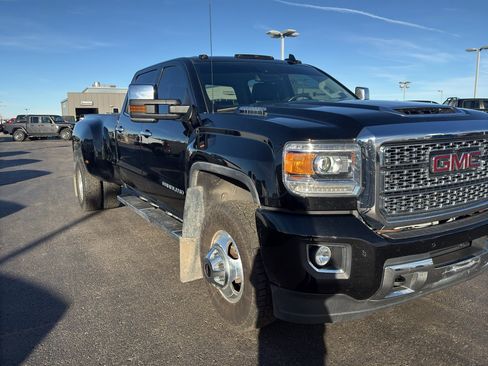 Used 2018 GMC Sierra 3500 Denali image 8