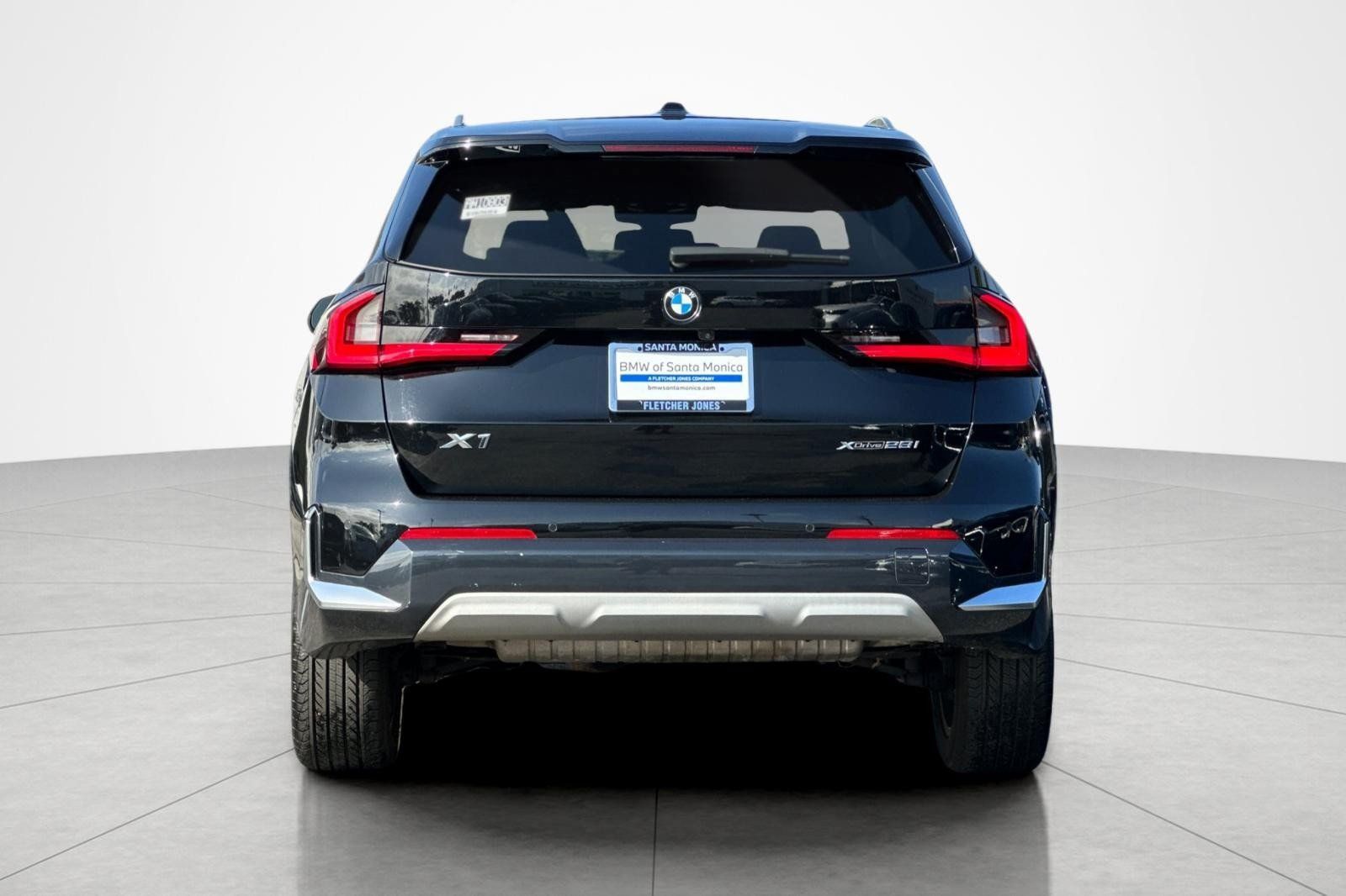 Used 2023 BMW X1 xDrive28i w/ Convenience Package AWD/4WD image 4