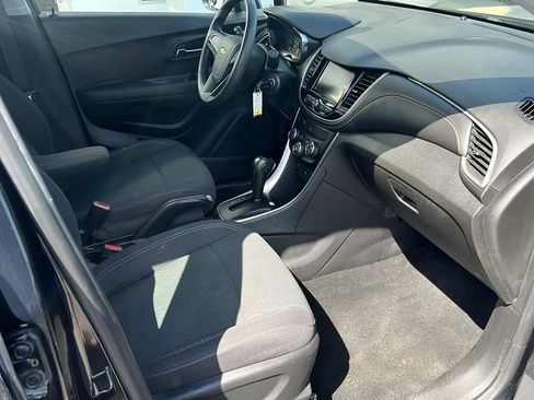 Used 2020 Chevrolet Trax LS FWD image 8