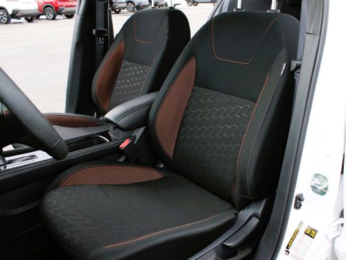 Used 2024 Nissan Kicks SR FWD image 16