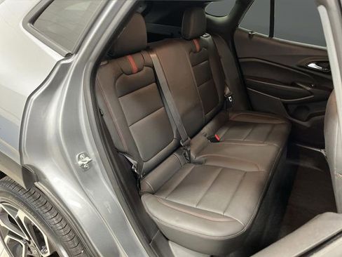 Used 2024 Chevrolet Trax RS w/ Sunroof Package image 30