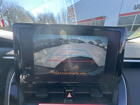 Used 2023 Toyota Corolla Cross LE image 19