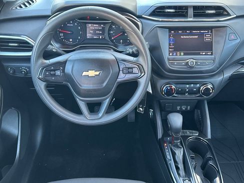 Used 2021 Chevrolet TrailBlazer LS w/ LPO, Blackout Package image 14