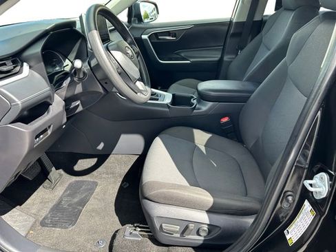 Certified 2025 Toyota RAV4 XLE image 10