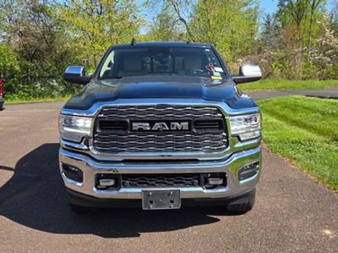 Used 2022 RAM 2500 Limited AWD/4WD image 2