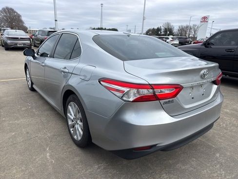 Used 2019 Toyota Camry LE image 6