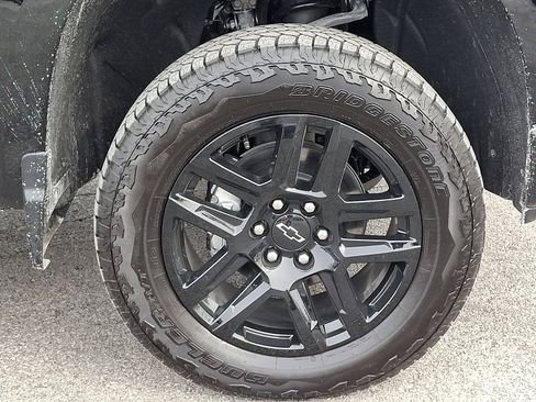 Used 2026 Chevrolet Silverado 1500 Custom Trail Boss w/ LPO, Dark Essentials Package image 8