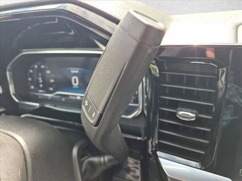Used 2024 GMC Sierra 1500 SLE w/ Preferred Package AWD/4WD image 11