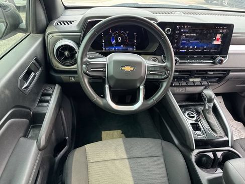 Used 2023 Chevrolet Colorado LT AWD/4WD image 14