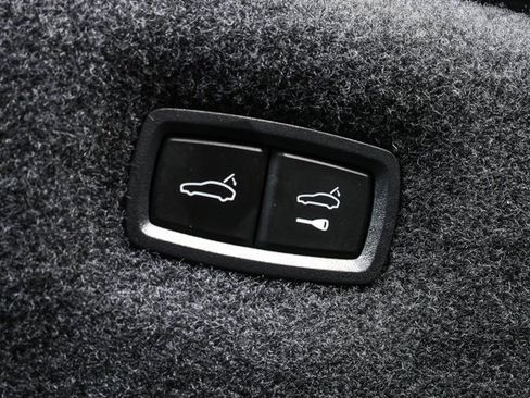 Used 2023 Audi e-tron GT Prestige image 28