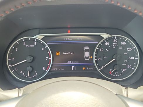 Used 2025 Nissan Sentra SR w/ SR Premium Package FWD image 20