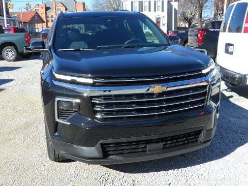 Used 2026 Chevrolet Traverse LT w/ Driver Confidence Package FWD image 3