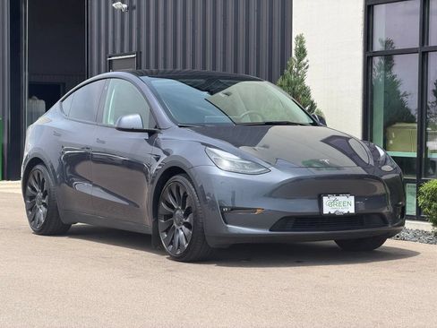 Used 2023 Tesla Model Y Performance AWD/4WD image 4
