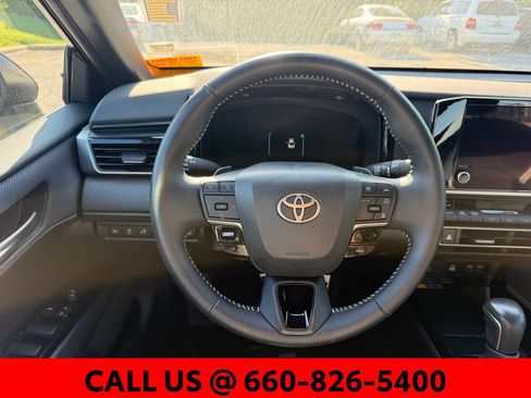 Used 2025 Toyota Camry SE FWD image 35