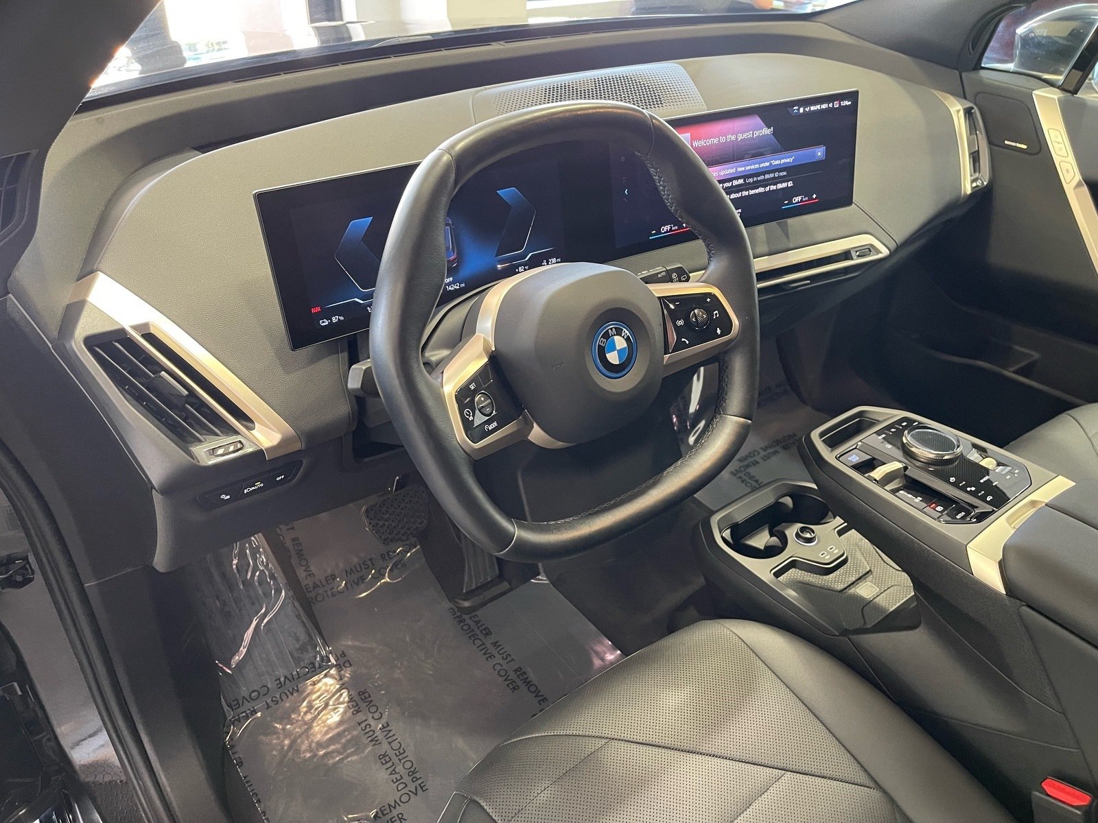 Used 2022 BMW iX xDrive50 w/ Premium Package AWD/4WD image 25