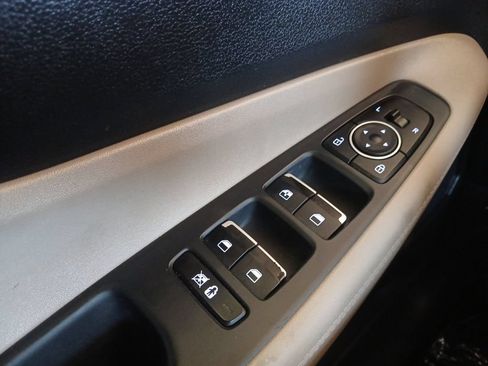 Used 2019 Hyundai Santa Fe SE FWD image 18