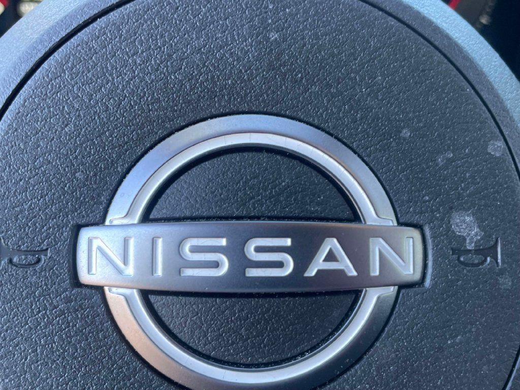 Used 2025 Nissan Kicks SR FWD image 32