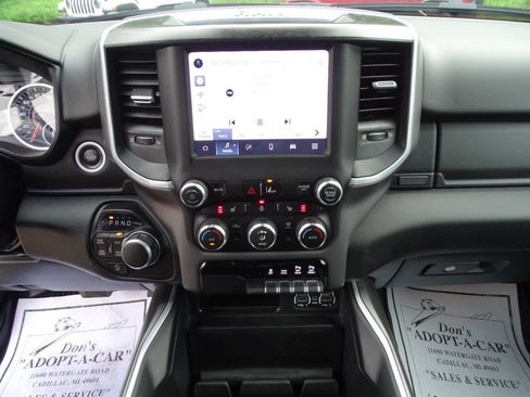 Used 2022 RAM 1500 4x4 Crew Cab Big Horn image 20
