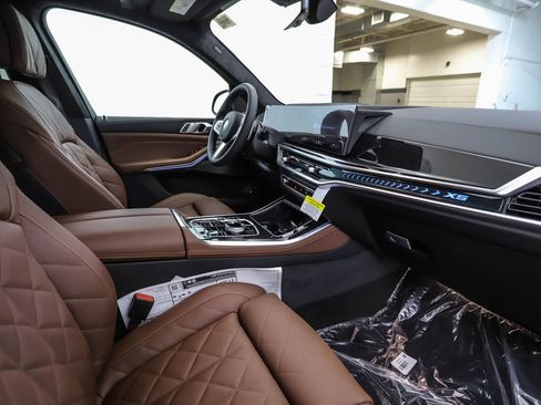 New 2026 BMW X5 xDrive50e image 30