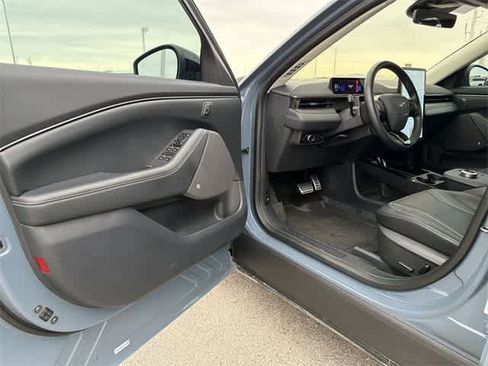 Used 2024 Ford Mustang Mach-E Premium image 17