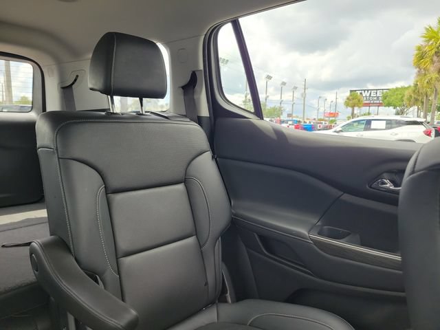 Certified 2023 GMC Acadia SLT FWD image 17