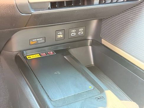 Used 2025 Toyota Camry SE FWD image 33