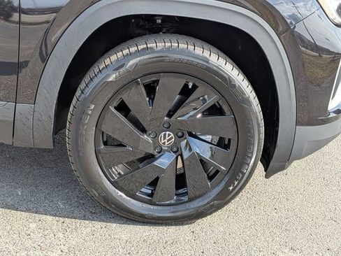 New 2026 Volkswagen Atlas SE FWD image 12