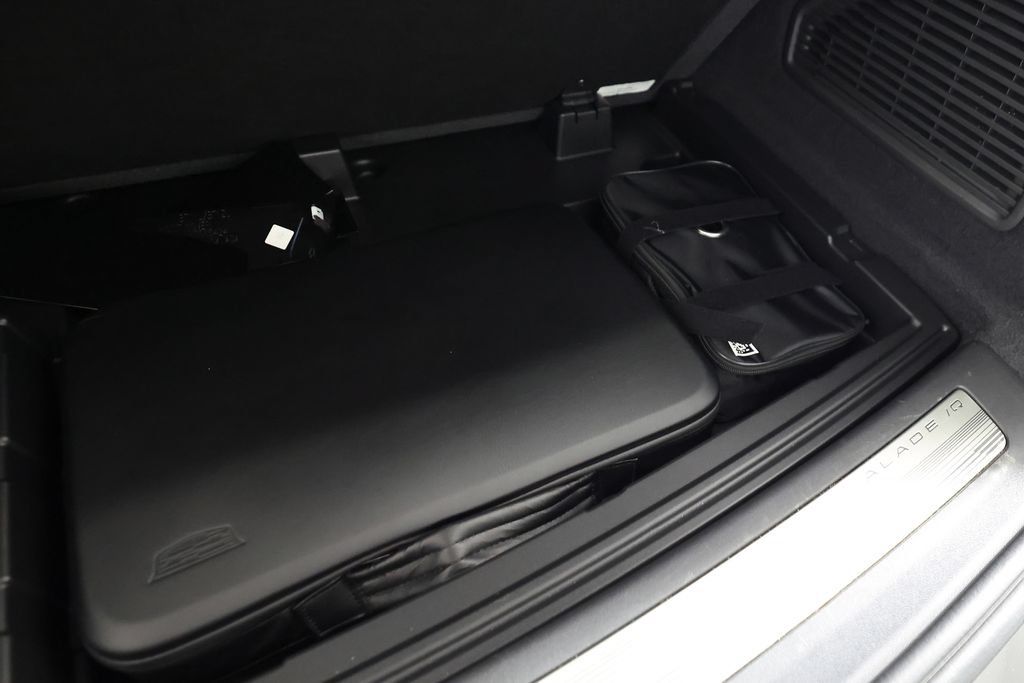 Used 2025 Cadillac Escalade IQ Luxury 2 w/ LPO, Premium Carpet Package AWD/4WD image 55