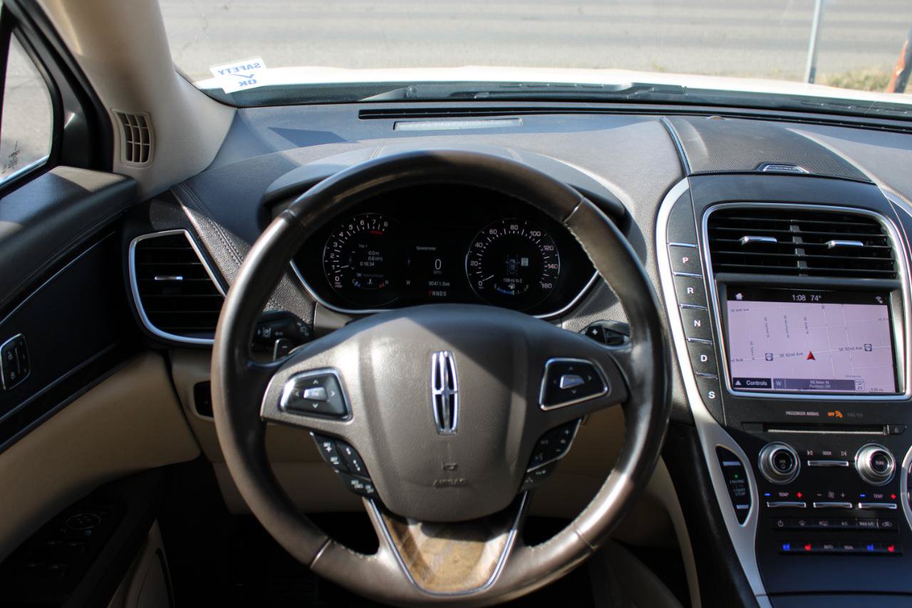 Used 2017 Lincoln MKX Reserve w/ Driver Assistance Package AWD/4WD image 8