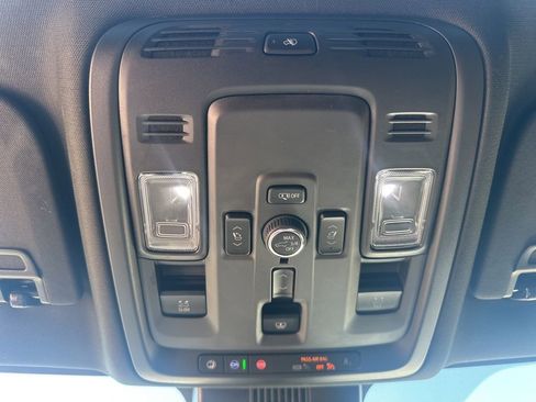 Used 2025 GMC Yukon Denali w/ Denali Reserve Package AWD/4WD image 28