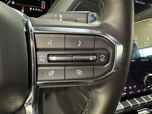 Used 2025 GMC Yukon XL Denali AWD/4WD image 37