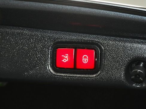 Used 2022 Mercedes-Benz E 450 4MATIC Sedan w/ Night Package image 64