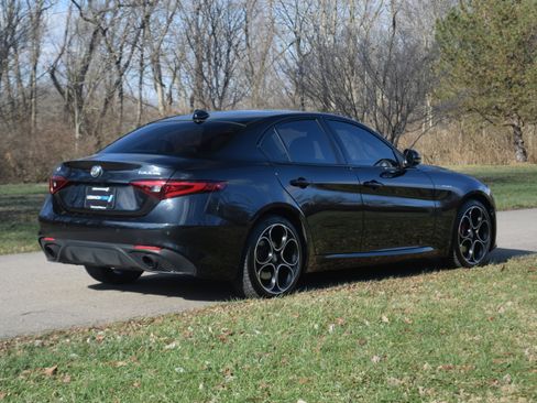Used 2022 Alfa Romeo Giulia Veloce image 28