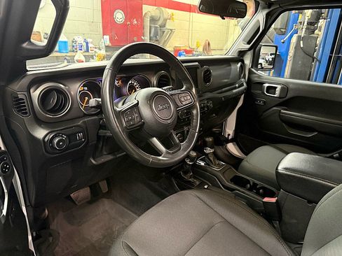 Used 2023 Jeep Wrangler Sport image 5