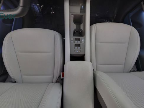 Used 2025 Hyundai Ioniq 6 SEL RWD image 27