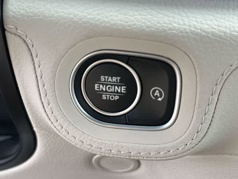 Used 2024 Mercedes-Benz GLE 450 4MATIC image 11