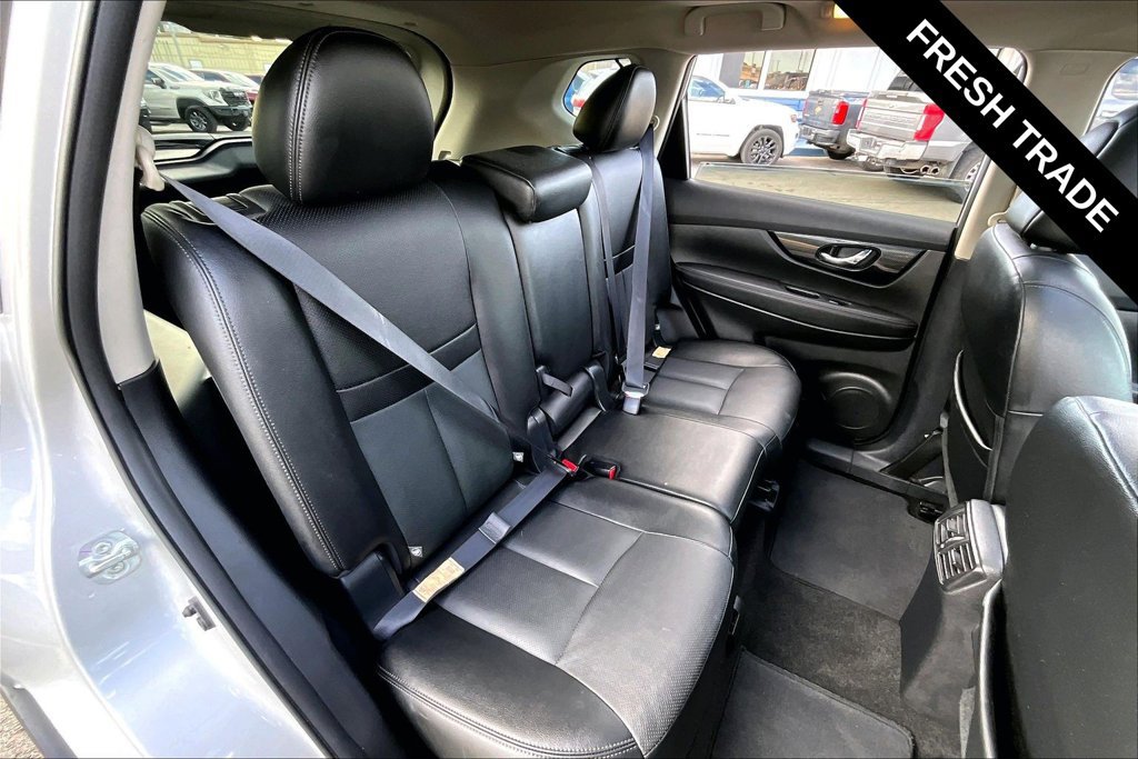 Used 2017 Nissan Rogue SL w/ SL Premium Package FWD image 24