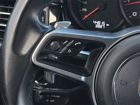 Used 2020 Porsche Macan image 12