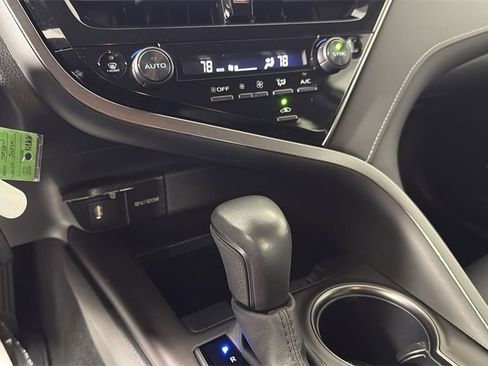 Used 2024 Toyota Camry SE image 21