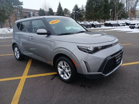 Certified 2025 Kia Soul LX w/ LX Technology Package image 1