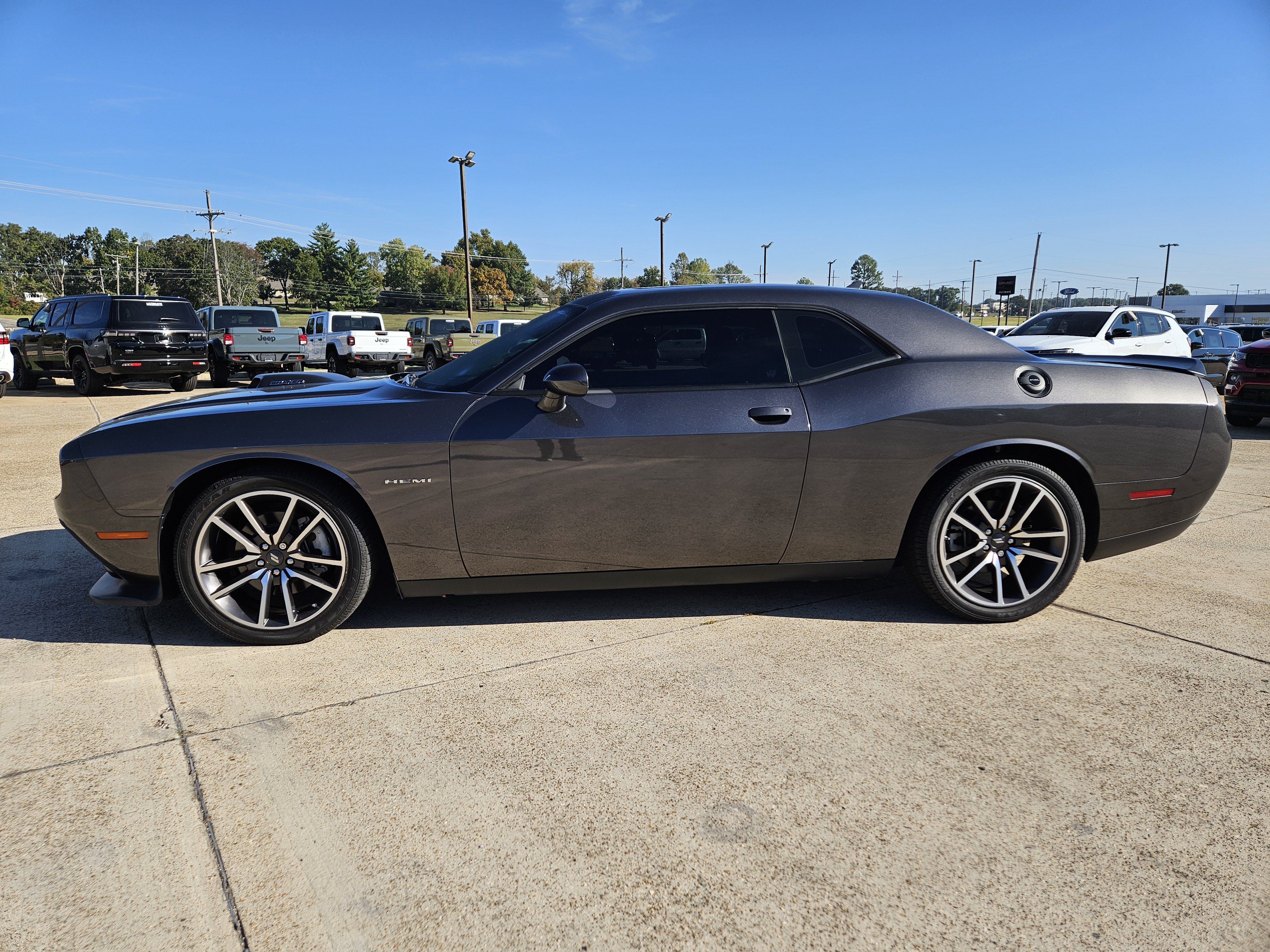 Used 2022 Dodge Challenger R/T w/ Plus Package RWD image 3