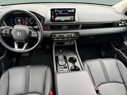 Certified 2024 Honda Pilot Touring image 11