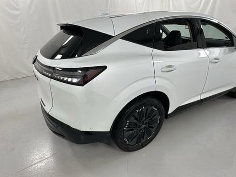 New 2025 Nissan Murano Platinum w/ Cargo Package AWD/4WD image 3