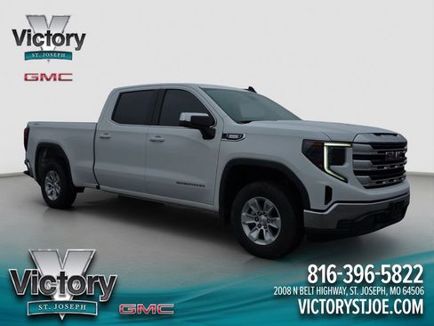 Used 2022 GMC Sierra 1500 SLE image 1