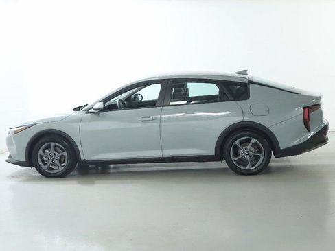 Used 2025 Kia K4 LXS image 37