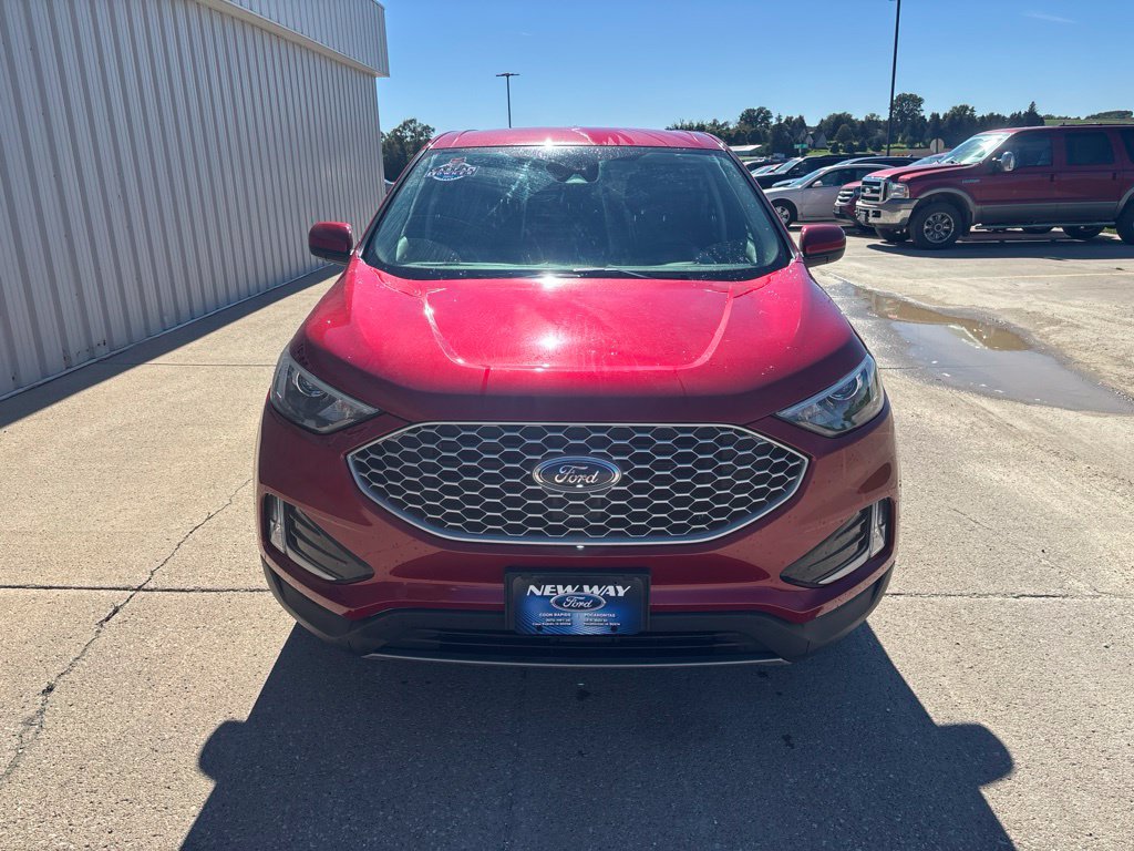 Used 2024 Ford Edge SEL w/ Convenience Package AWD/4WD image 2