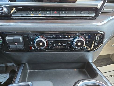 Used 2023 GMC Sierra 1500 SLT w/ SLT Convenience Package AWD/4WD image 25