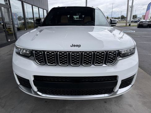 Used 2023 Jeep Grand Cherokee L Summit AWD/4WD image 2