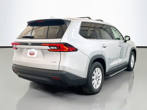 New 2026 Toyota Grand Highlander AWD image 4