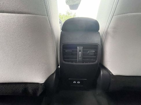 Used 2026 Toyota Corolla Cross LE FWD image 16